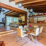 Casa con piscina a 1 km del mar y del pueblo