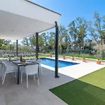 Beach Villa Mel