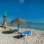 Bright Apartment 350 M From Alcudia Beach
