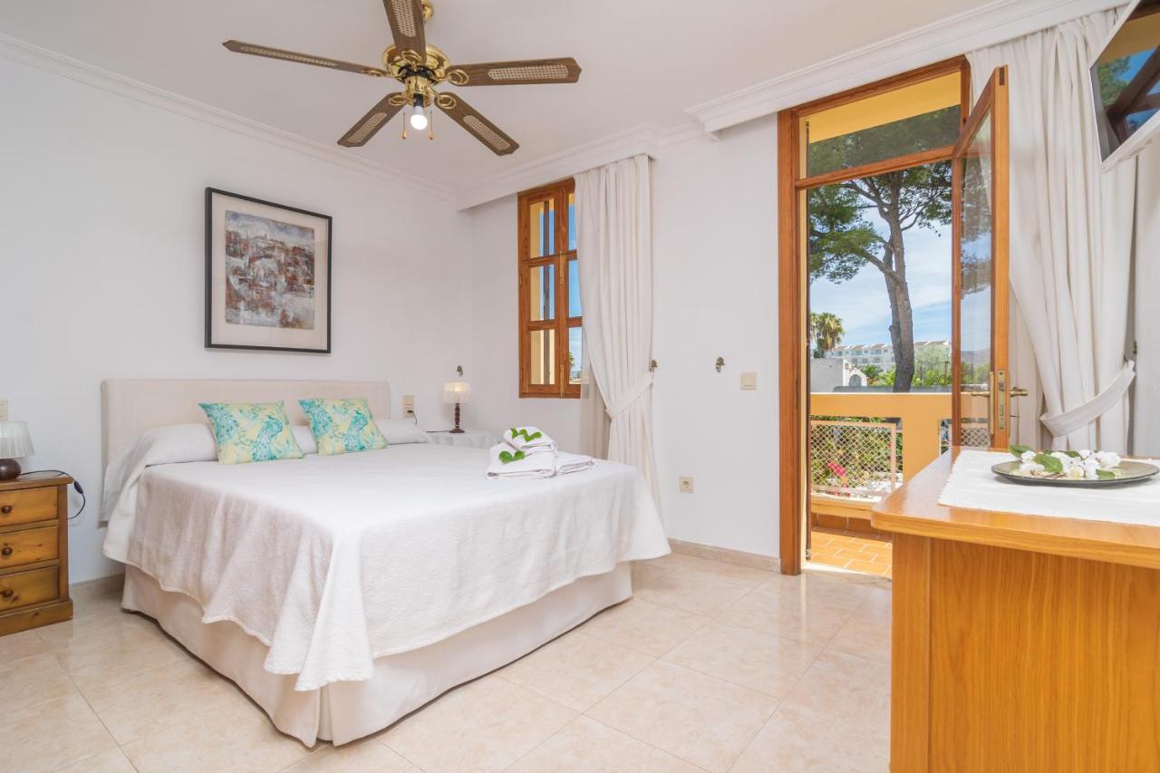 Holiday home Bella