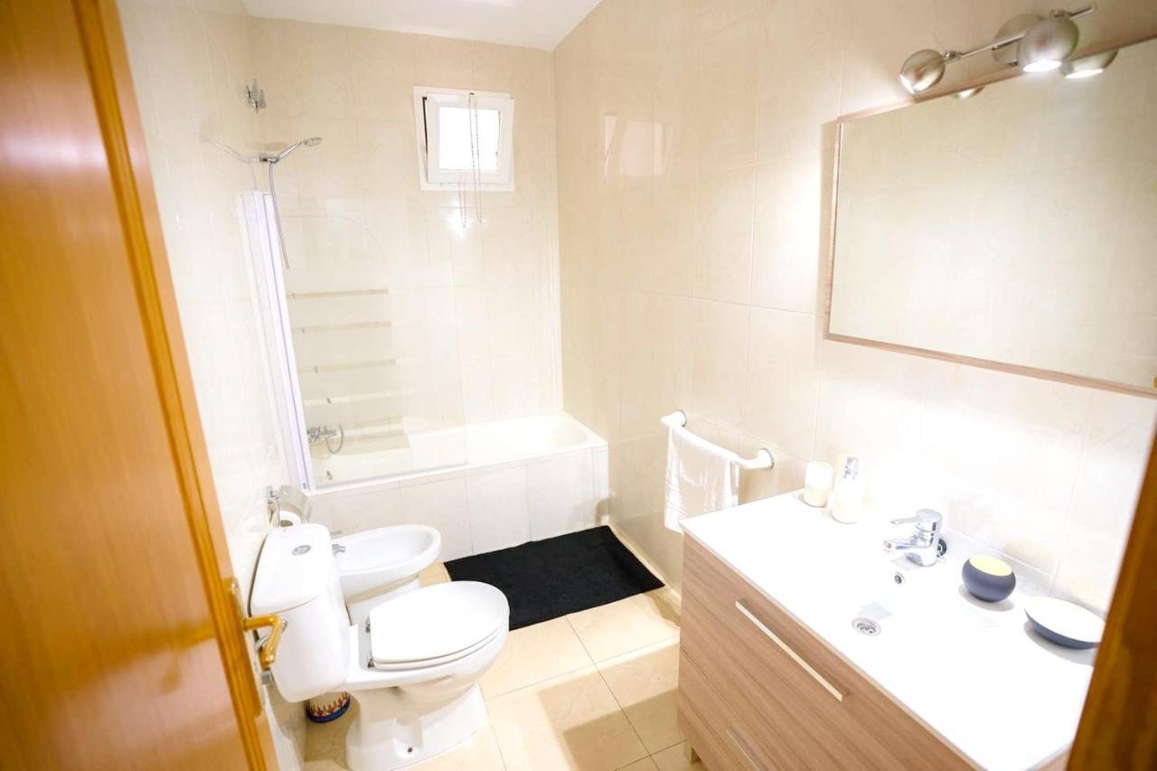 2 Bedrooms At 100 M Away From The With Furnished Terrace And Wifi Appartement
