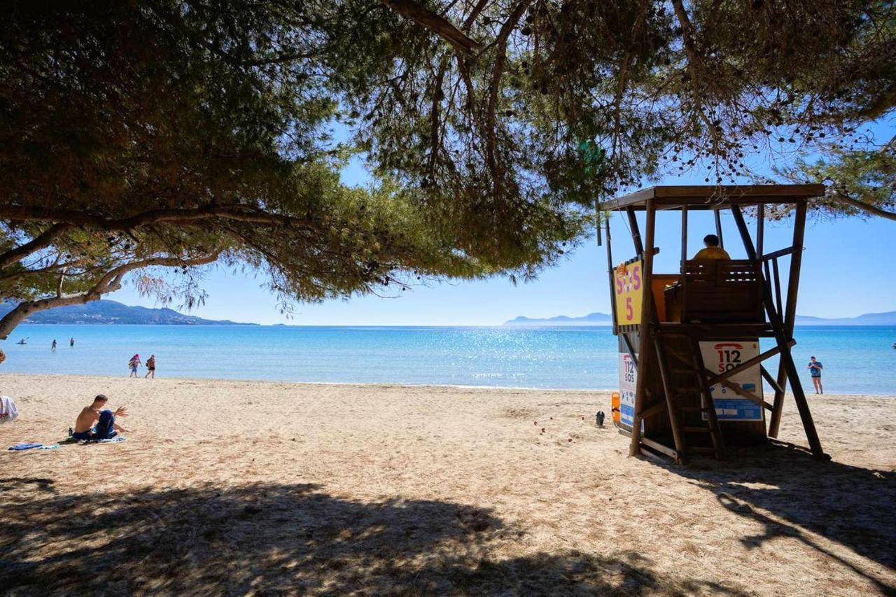 2 Bedrooms At 100 M Away From The With Furnished Terrace And Wifi Appartement *