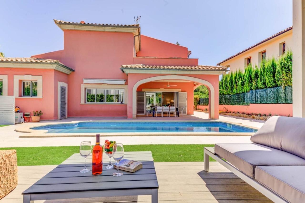 Deluxe Mallorca I Upmarket Location I Maria Bonaire I 4 Bedrooms I Close To The I Alcudia (Mallorca)