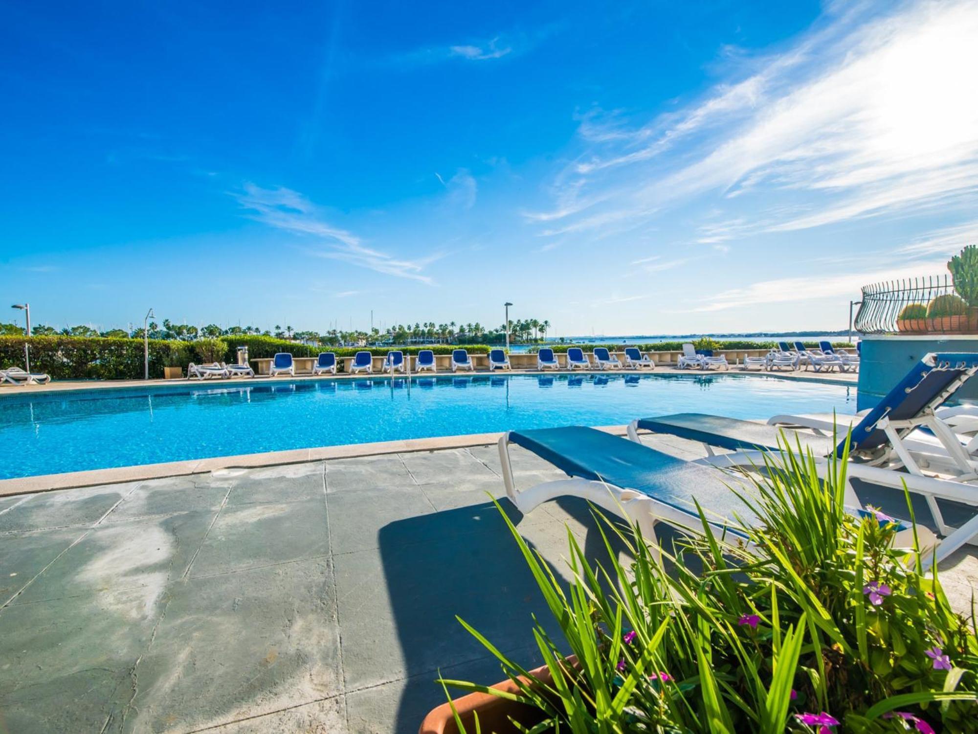 Beachfront With Sea Views Appartement *
