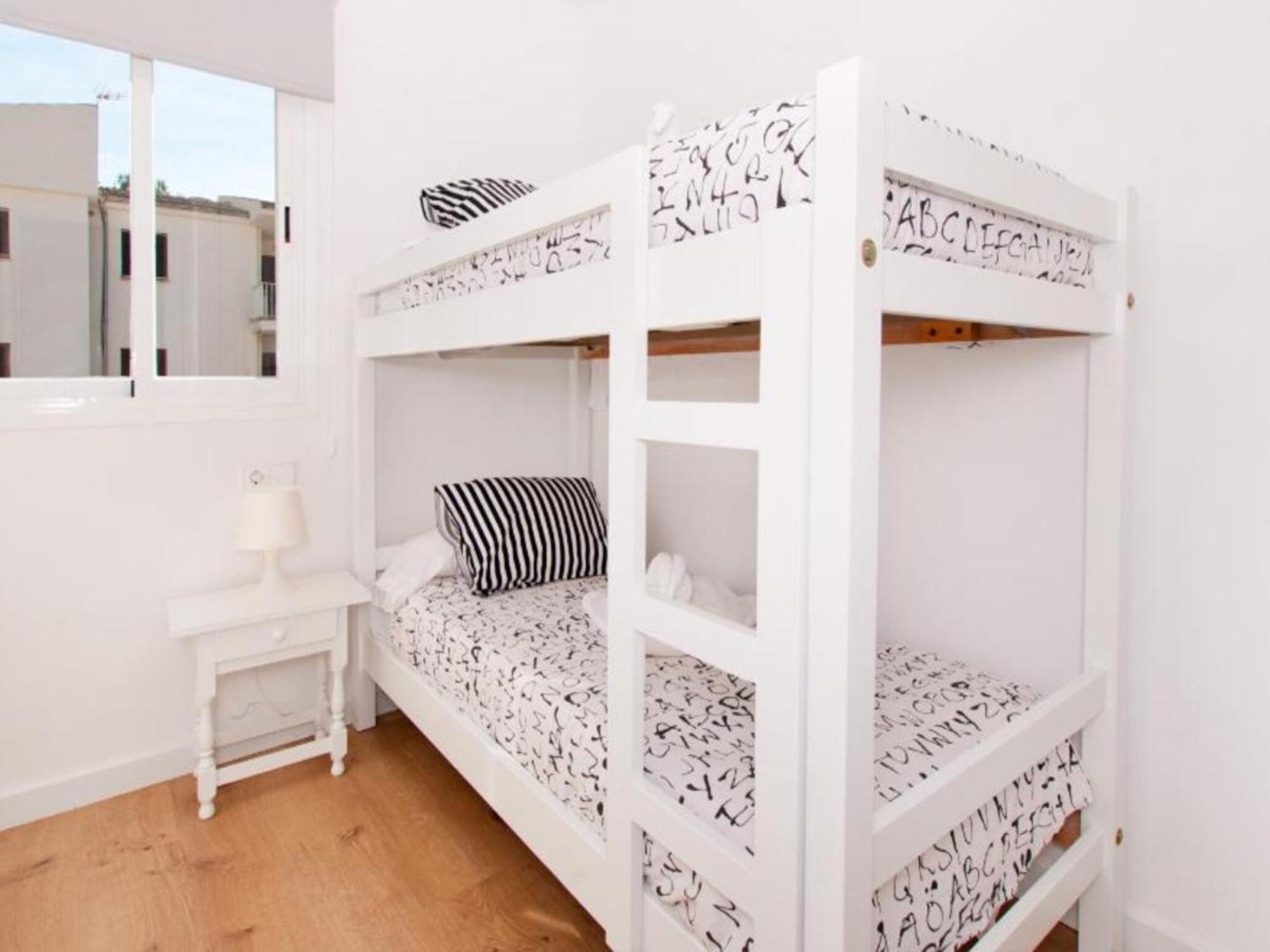 Appartement Charming Apartment, By The *