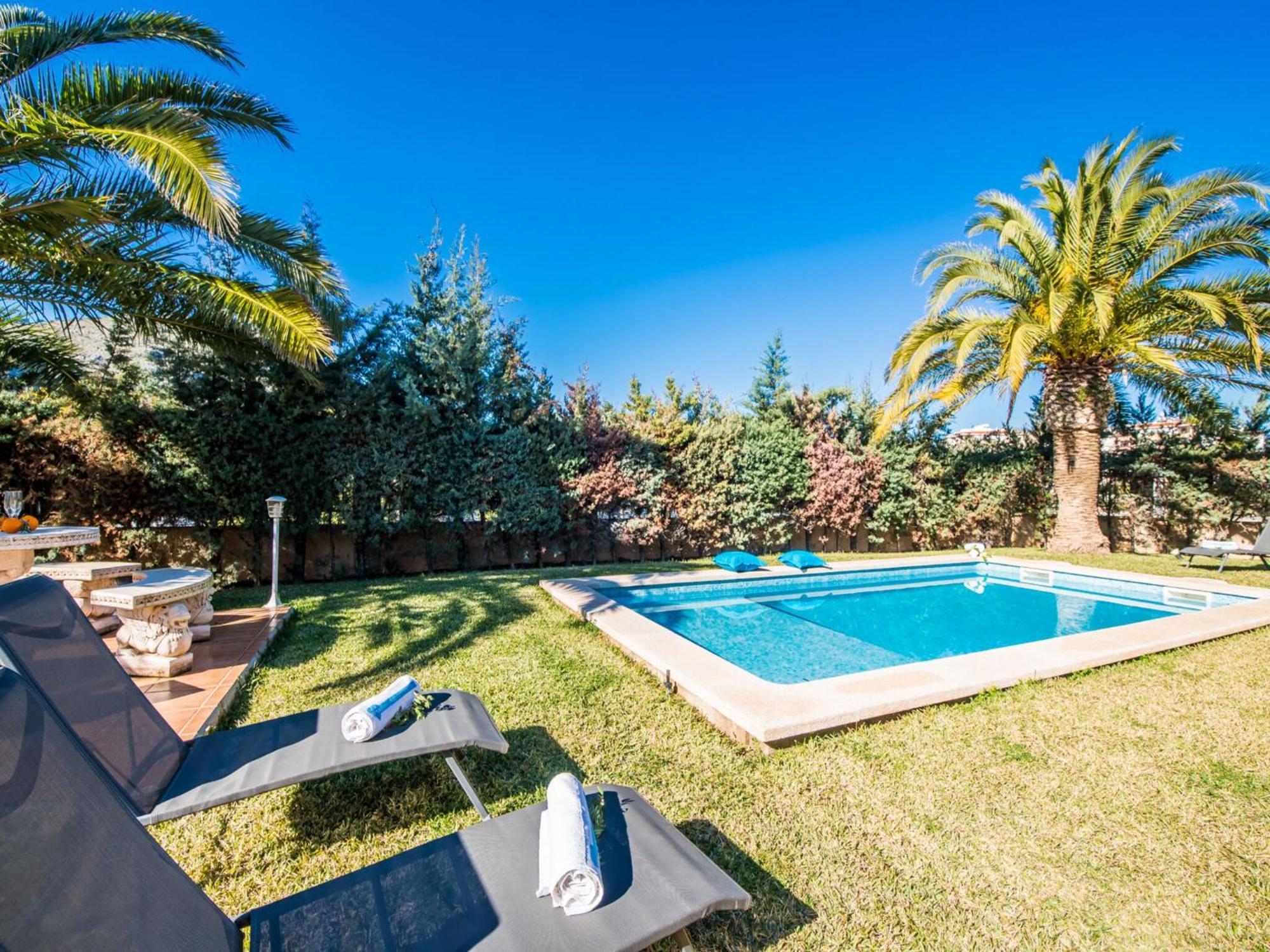 Vakantiehuis Elegant With Garden Alcúdia