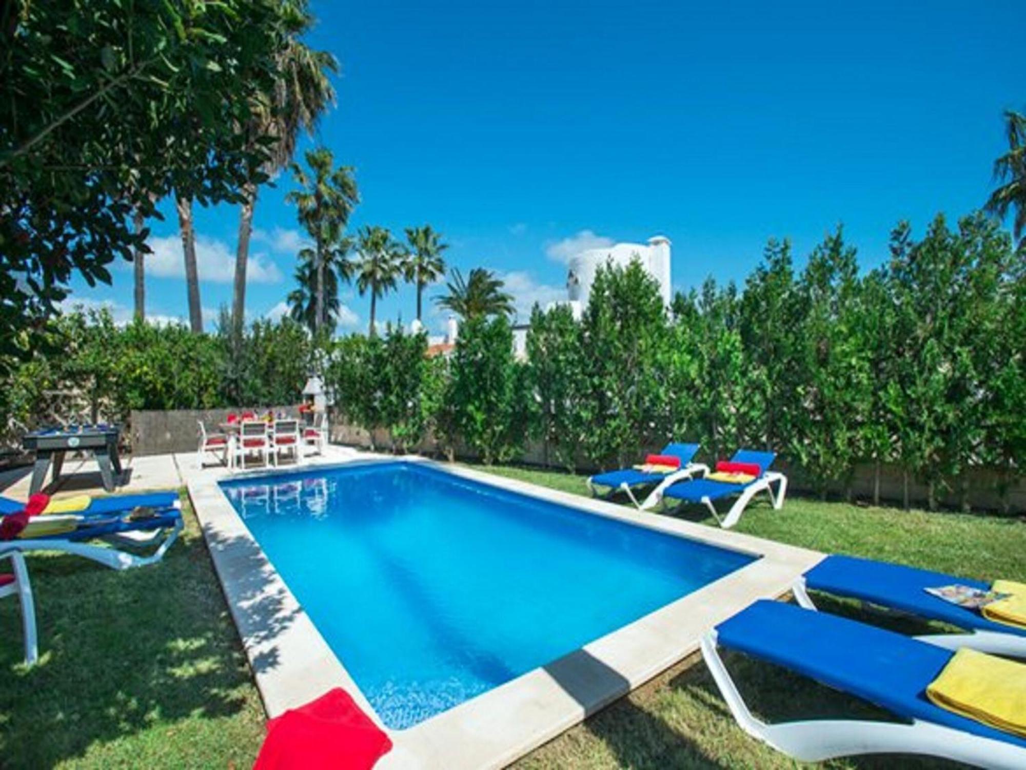 In With Pool Holiday home *