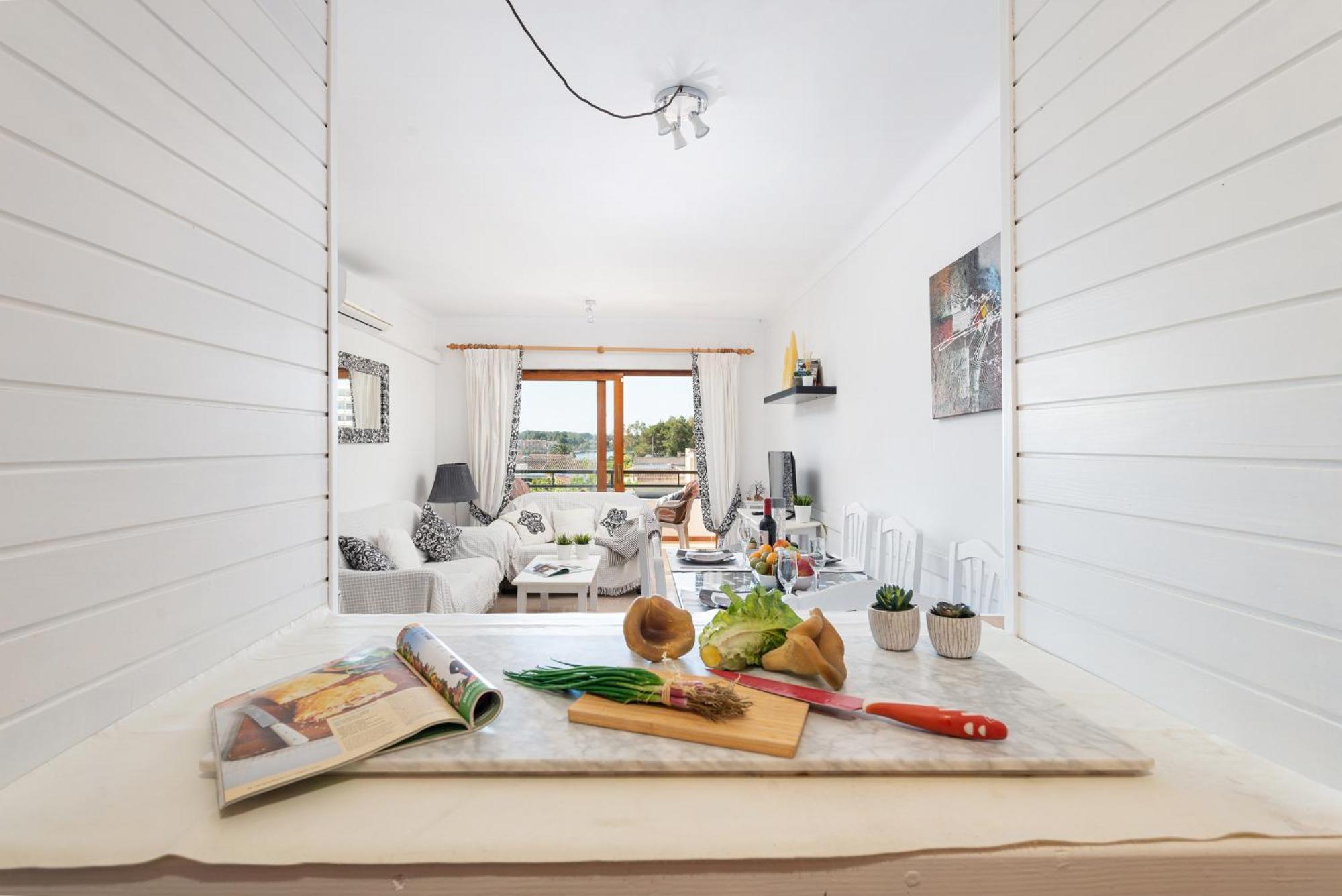 Appartement New Sol With Sea Views And Balcony By Bebreeze
