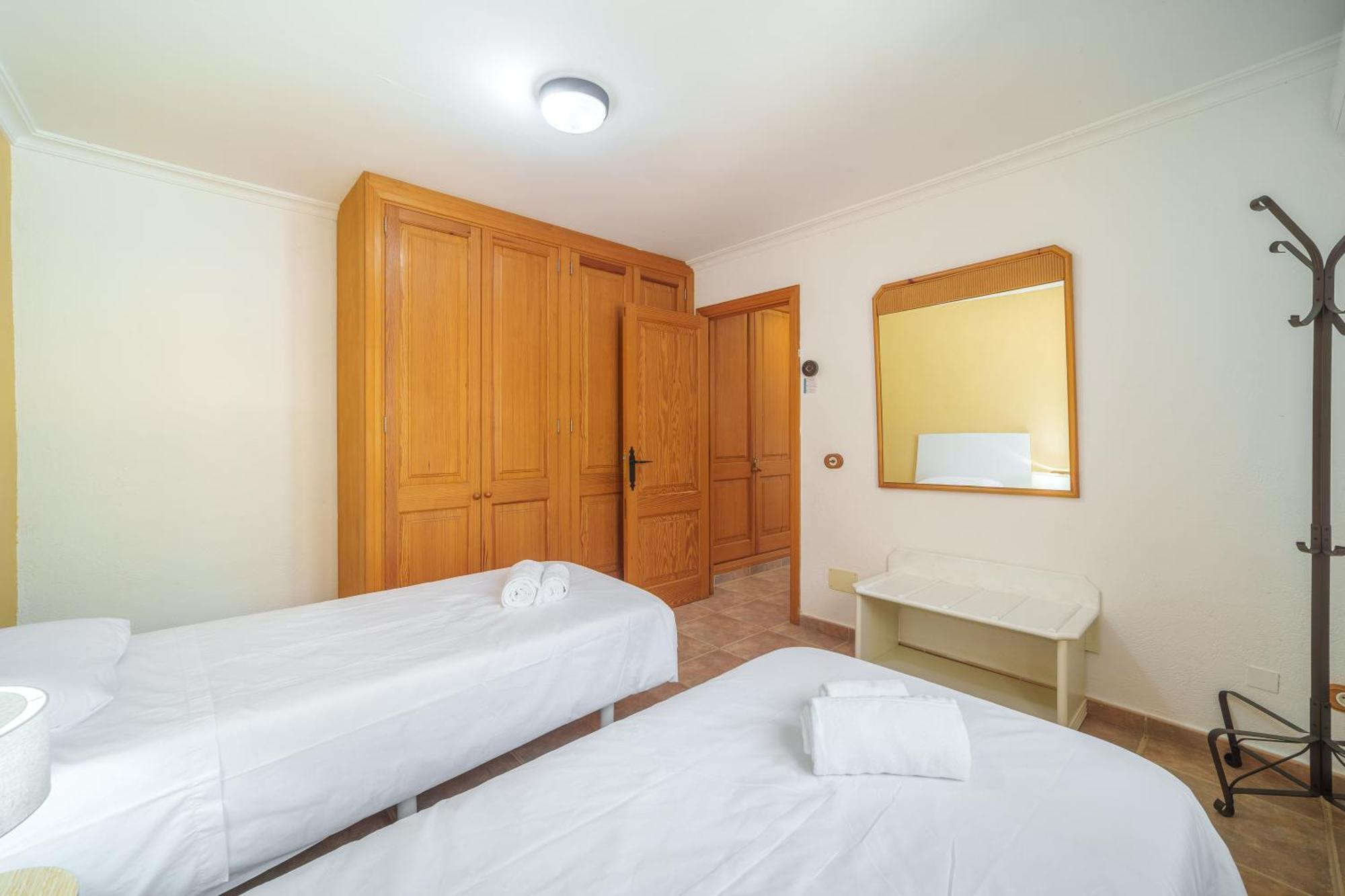 Ferienhaus Patriarca, For 8 With Pool, Garden And Mountain Views
