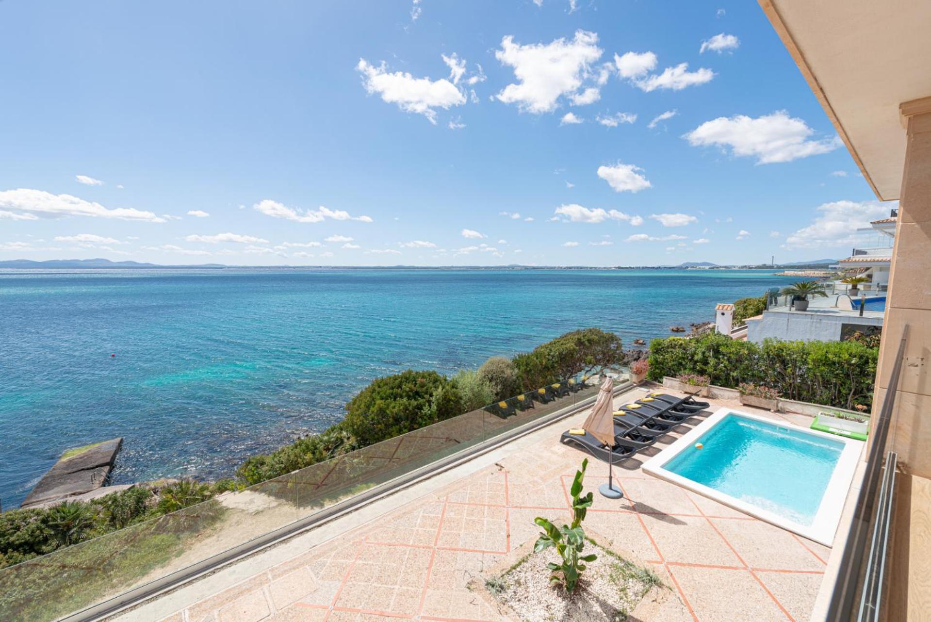 Villa Torrens - *