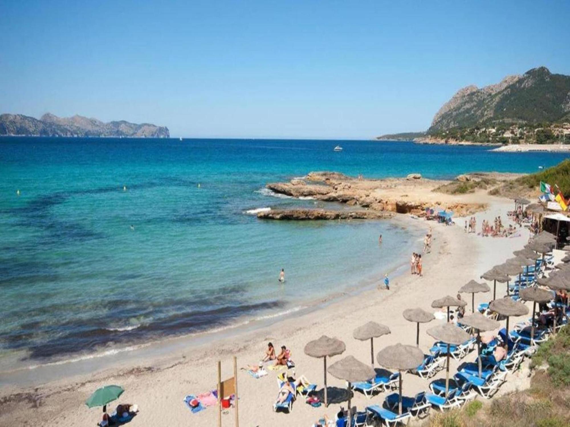With Views Of The Bay Of Pollenca Apartment