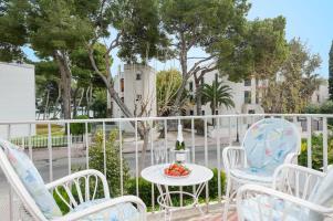 Assimetric - Only 100m To Appartement