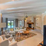 Villa In Alcudia With Private Jacuzzi