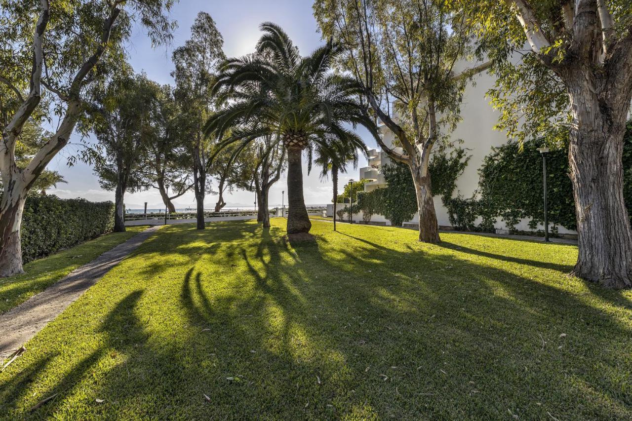 Beachfront In Cb 3 *