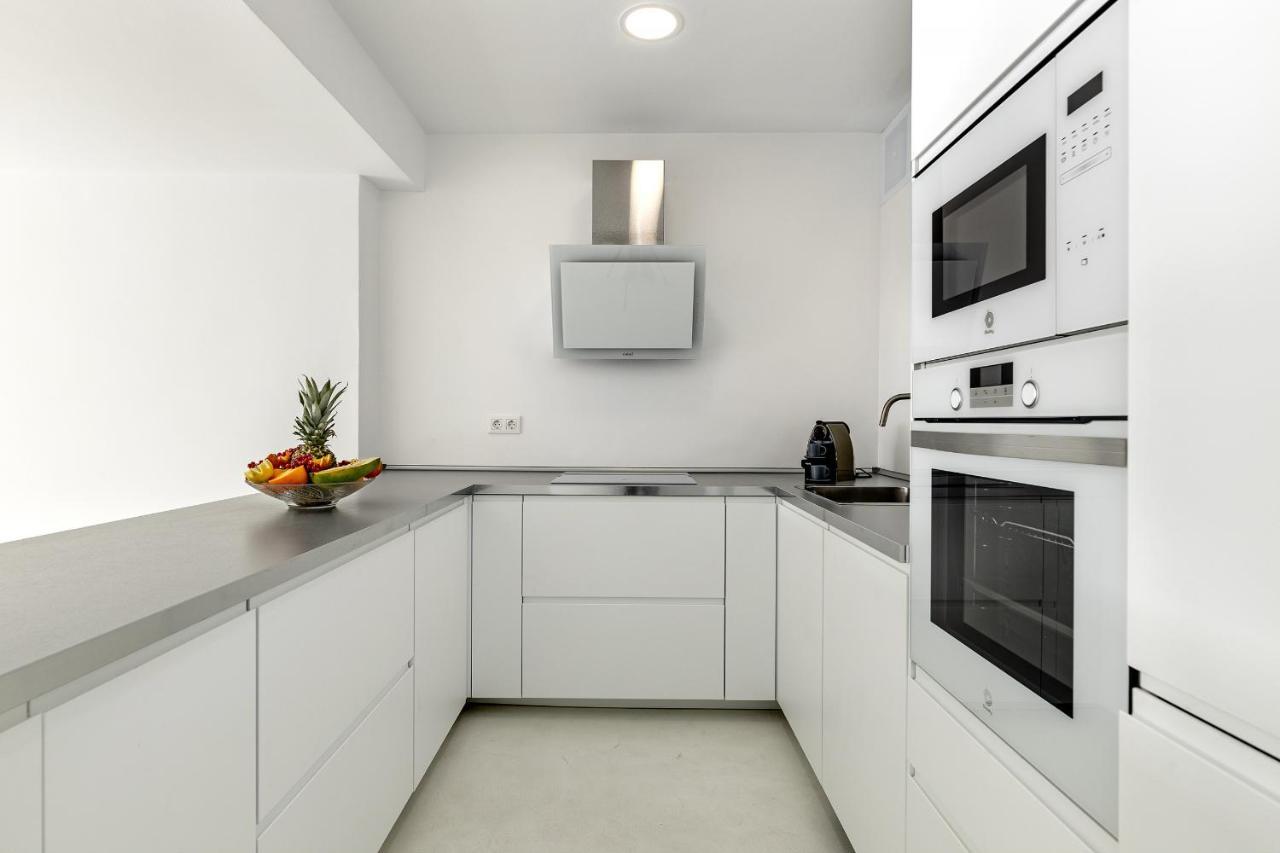 Beachfront In Cb 3 *