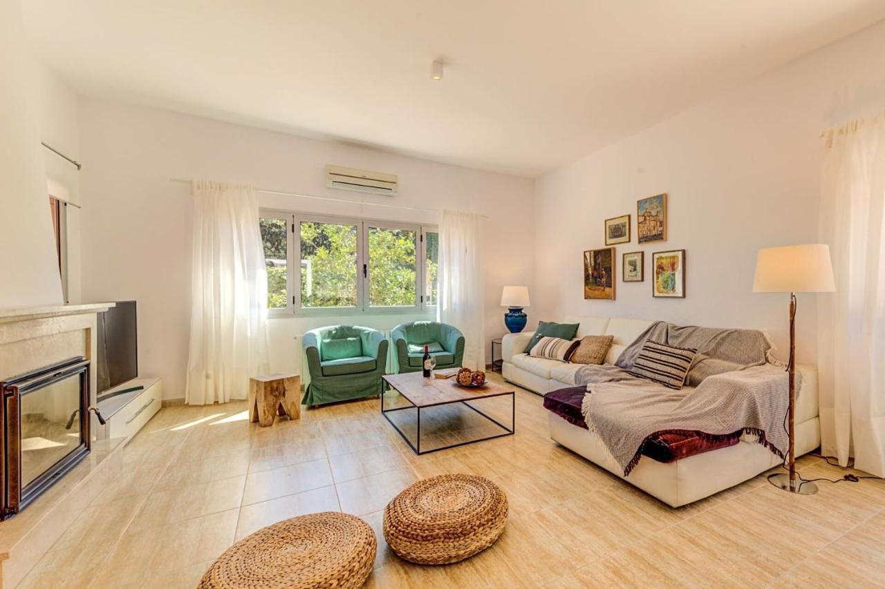 Deluxe Mallorca I Upmarket Location I Maria Bonaire I 4 Bedrooms I Close To The I Villa Alcudia (Mallorca)