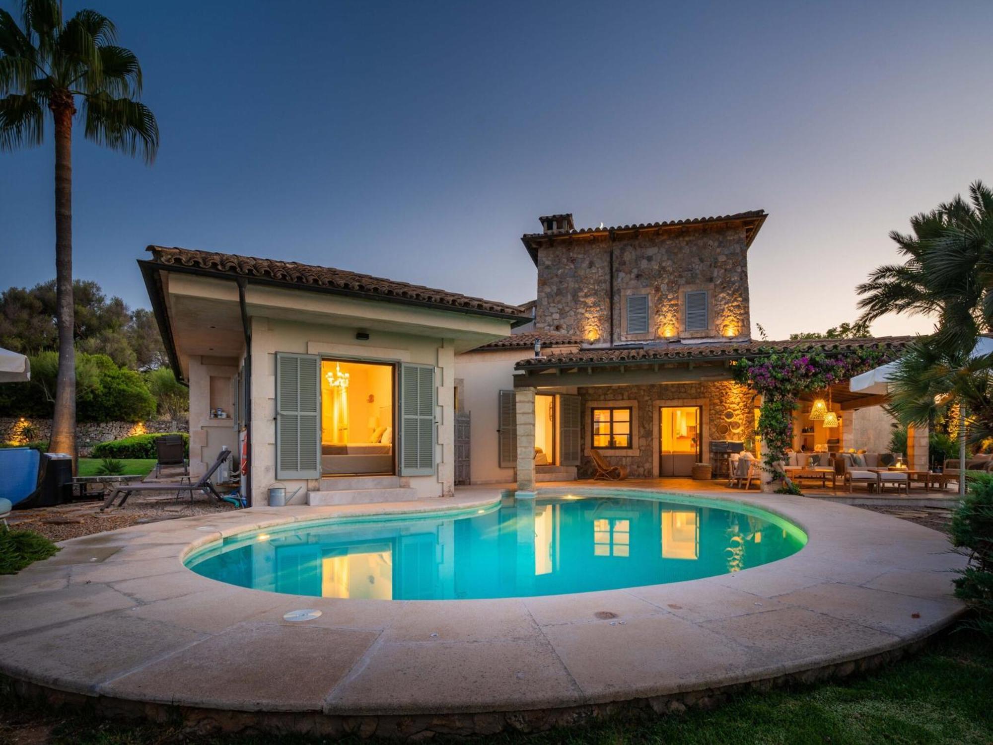 Villa In With Private Jacuzzi *