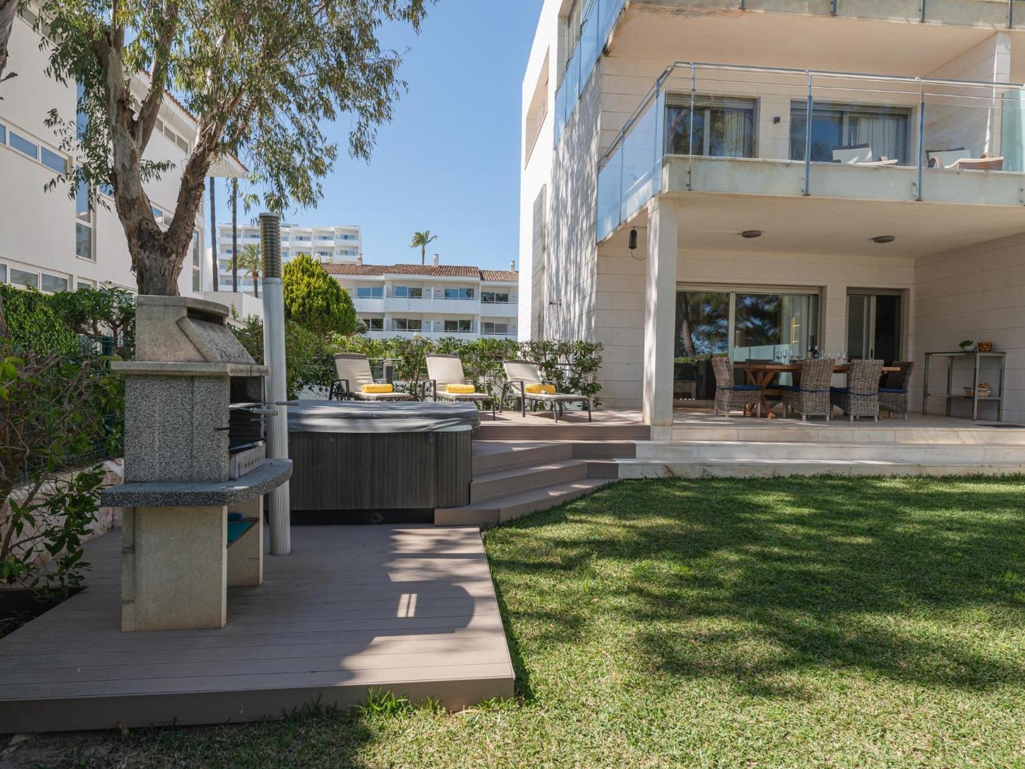 Casa de férias Exclusiva En Primera Linea De Playa En Con Jacuzzi Alcúdia