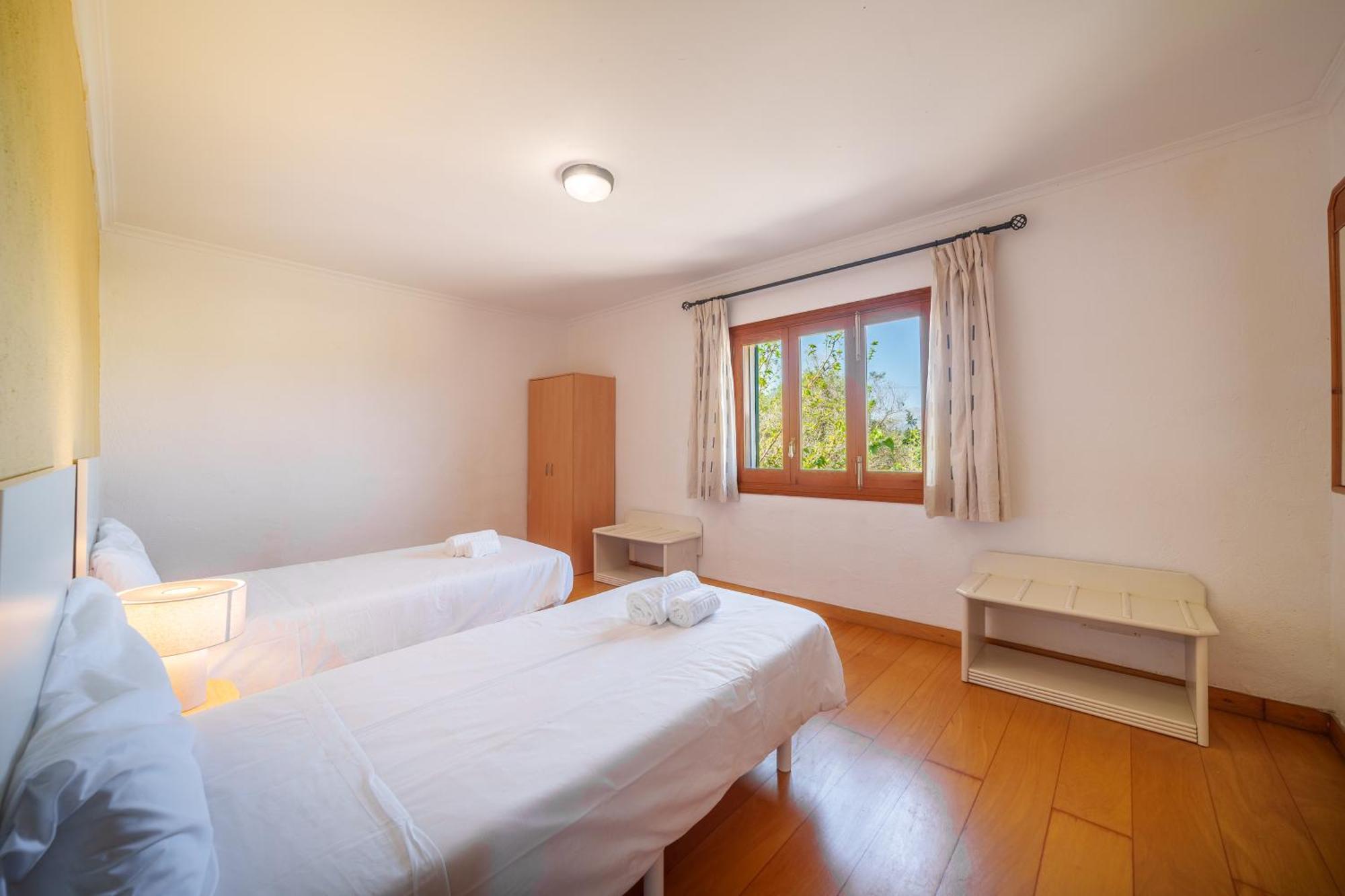 Patriarca, For 8 With Pool, Garden And Mountain Views Holiday home