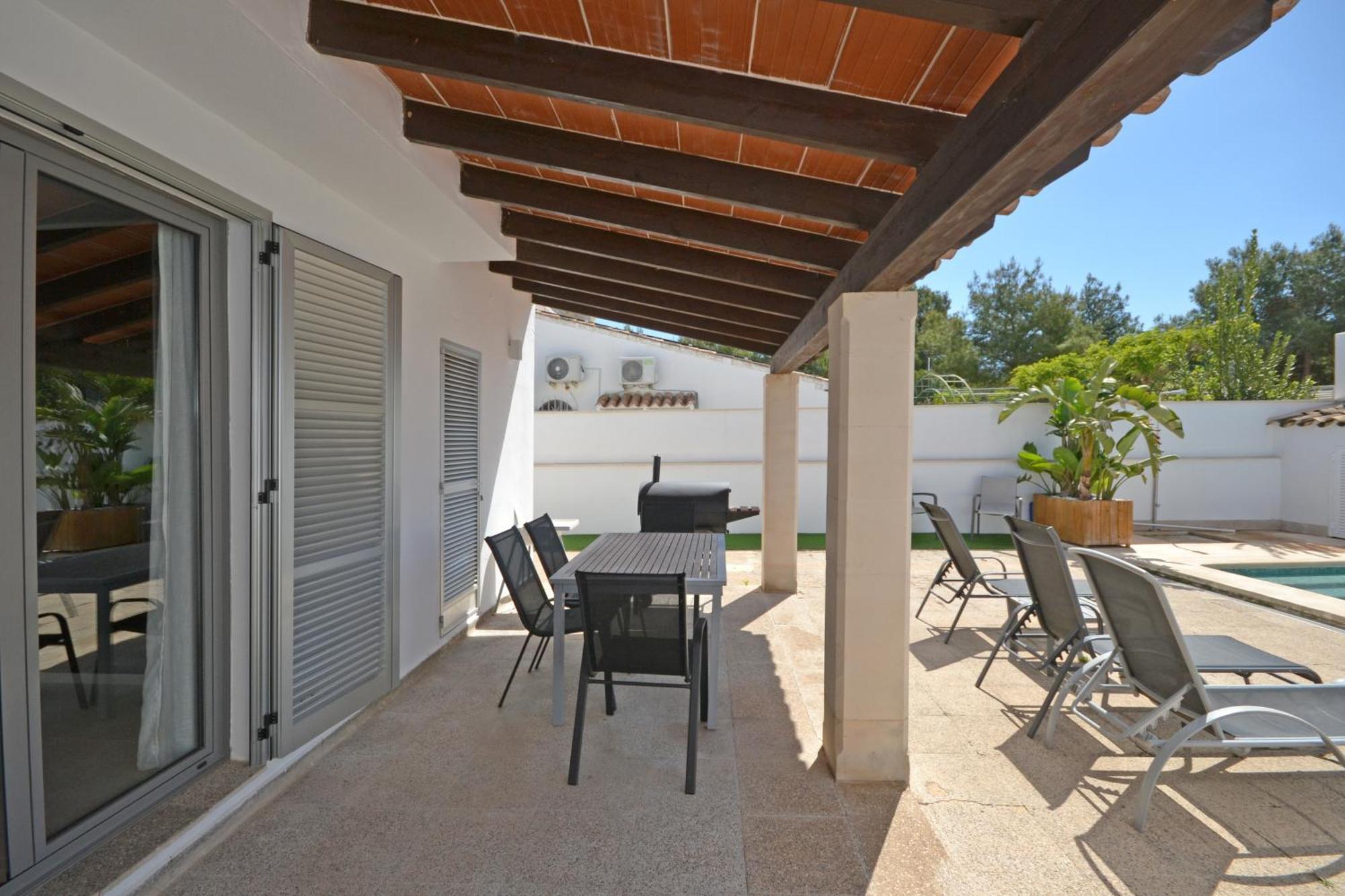 Chalet Rufo House *