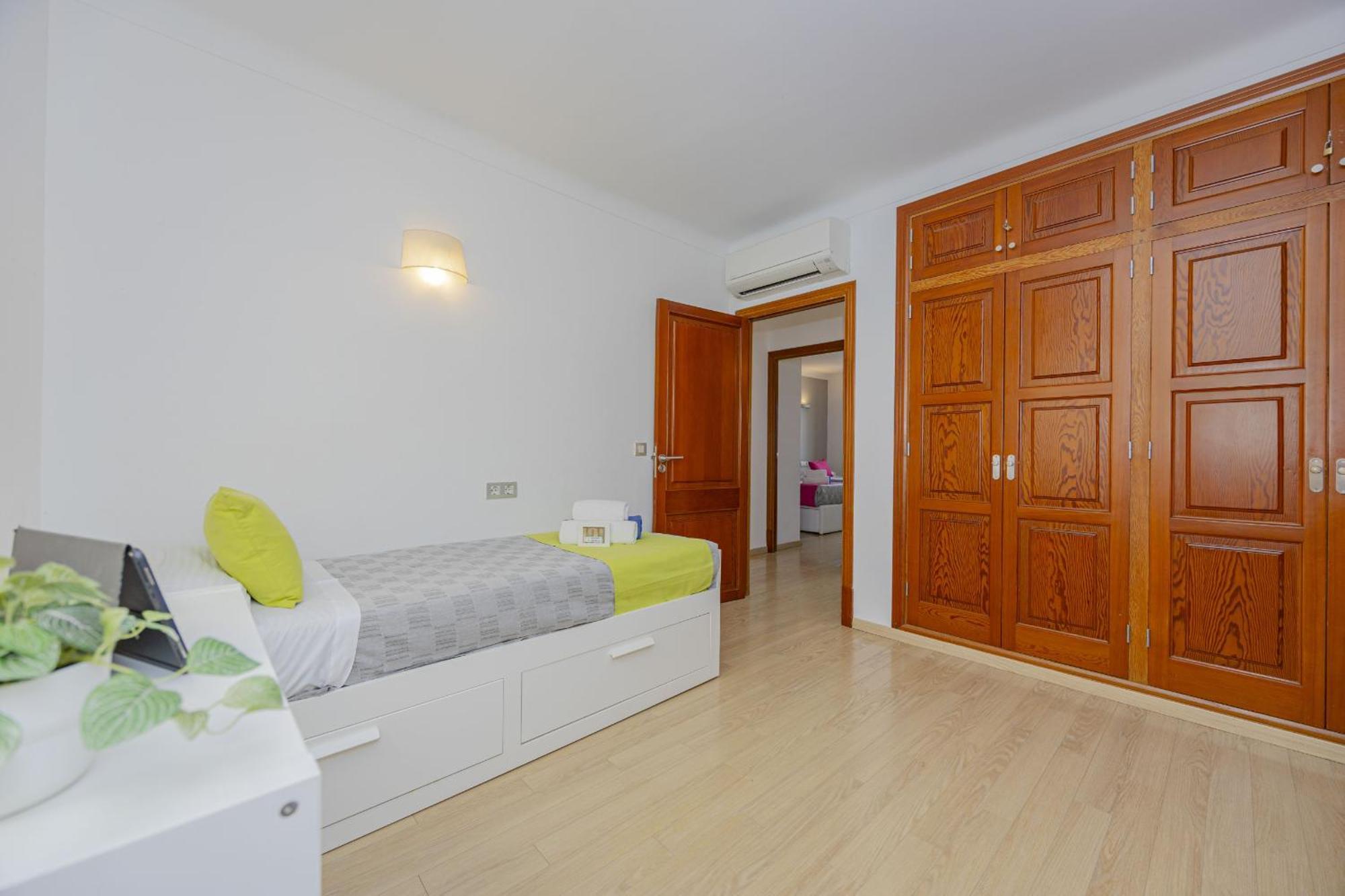 Apartment Ciutadella 1 *
