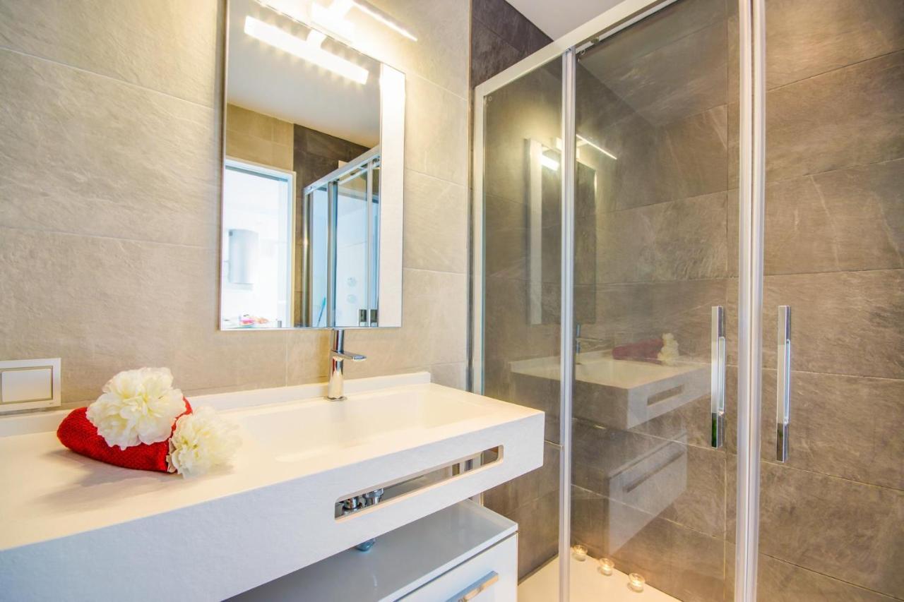 Blue Palm Apartment *