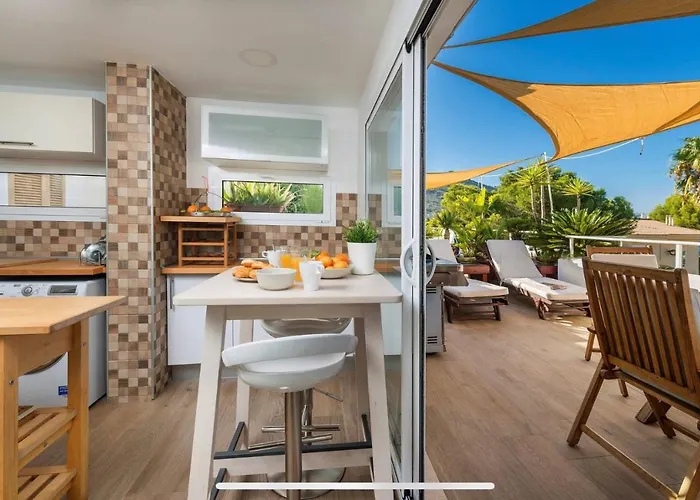 Beach Inn Deluxe Apartment