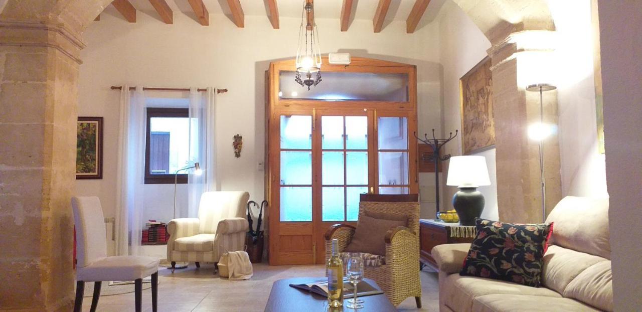 Holiday home Casa Del Artista-can Roca *