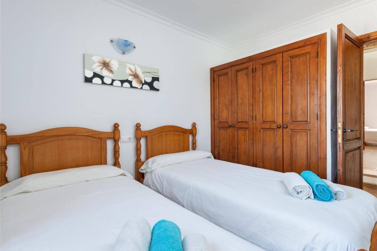 Sea Views Villa, Pou D'ambroitx, With Pool And Garden In Villa *