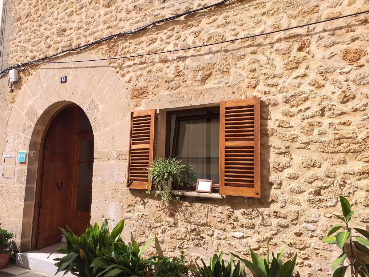 Casa Del Artista-can Roca Holiday home *
