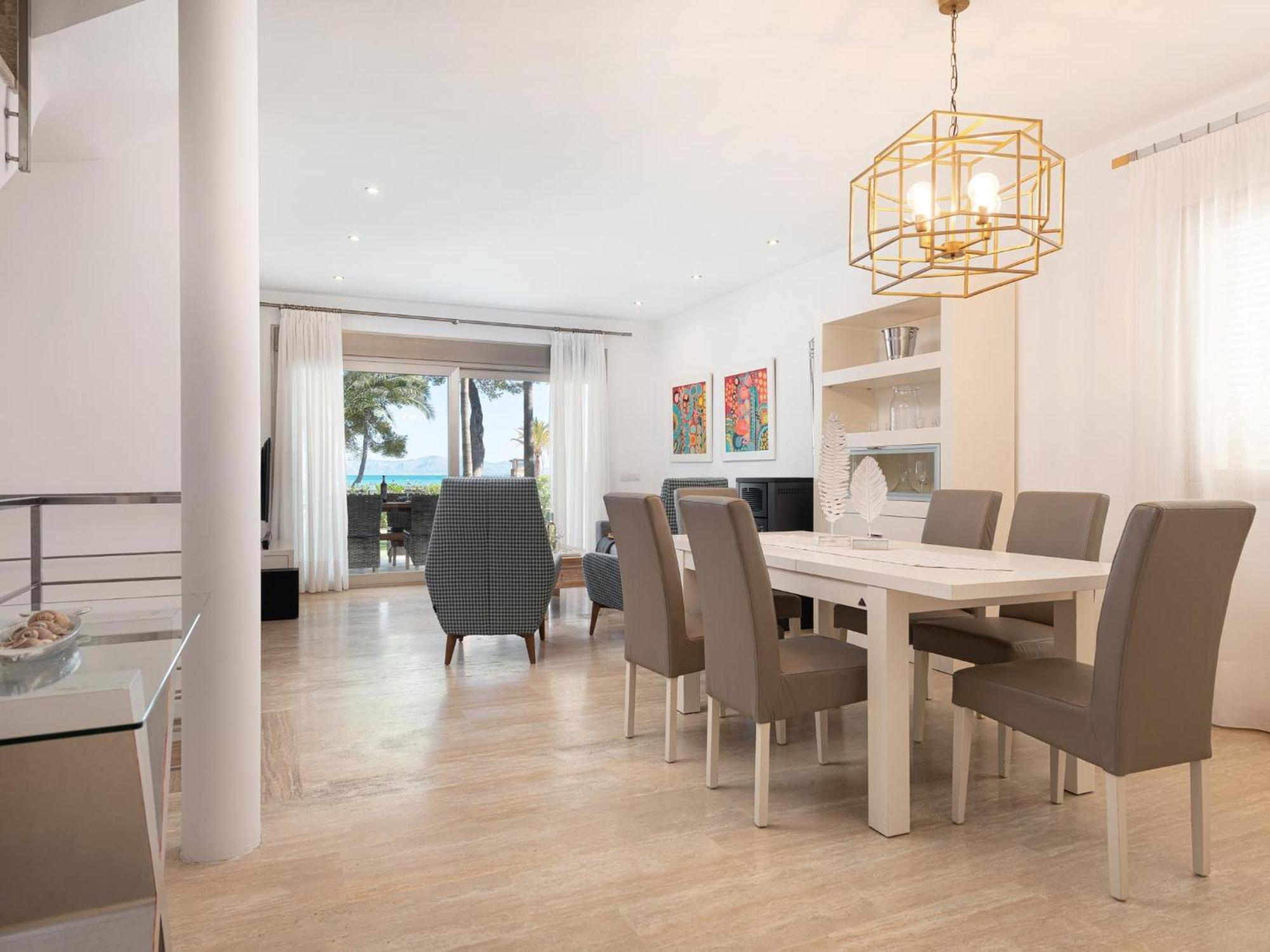Holiday home Exclusiva En Primera Linea De Playa En Con Jacuzzi
